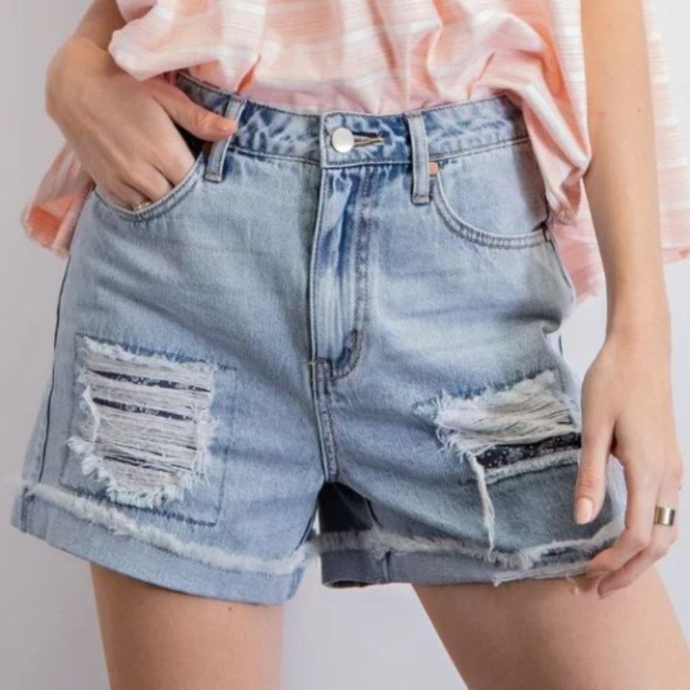 Easel Women's Mid-Rise Washed Denim Distress Shorts, Size Large